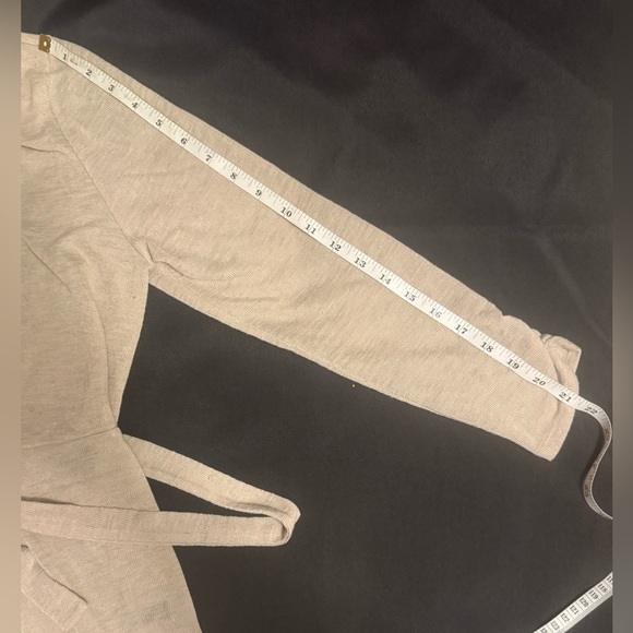 The Limited Tan Linen Blend Tie Waist 3/4 Ruched Sleeve Cardigan/Jacket. Large - Picture 10 of 14